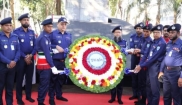 চাঁদপুরে শহীদ বুদ্ধিজীবীদের প্রতি জেলা পুলিশের শ্রদ্ধা নিবেদন