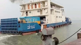 কুয়াশায় শরীয়তপুর-চাঁদপুর রূটের ফেরির ৬ ঘণ্টার বিলম্বিত চলাচল