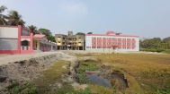 রায়পুরে বিদ্যালয়ের মাঠ কেটে রাস্তা নির্মাণের অভিযোগ