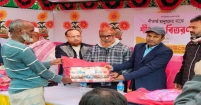 বালিয়ায় শতাধিক দুঃস্থকে সুরক্ষা ফাউন্ডেশনের কম্বল উপহার