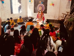 শঙ্খধ্বনি আর উলুধ্বনিতে শ্রীনগরে বিদ্যাদেবীর আরাধনা