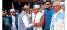 পুরাণবাজারে দাঁড়িপাল্লা ও ‘হ্যাঁ’ ভোটের পক্ষে গণসংযোগে প্রার্থী অ্যাড. শাহজাহান মিয়া