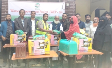 স্বাবলম্বী হওয়ার স্বপ্নে নতুন যাত্রা: রামগঞ্জে ৫ পরিবারে সেলাই মেশিন বিতরণ