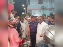 ফিলিং স্টেশনে শেখ ফরিদ আহমেদ মানিক এমপি