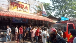 শ্রীনগরে ‘নবাব কাচ্চি ডাইন’-এ ভয়াবহ অগ্নিকাণ্ড: ২ লক্ষাধিক টাকার ক্ষয়ক্ষতি