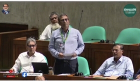 রাষ্ট্র যখন ‘চাঁদাবাজ’—গণতন্ত্রের মুখোশ ছিঁড়ে পড়ার নির্মম সত্য!