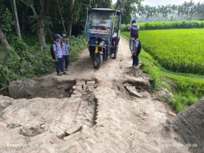 হাইমচরে মরণফাঁদে পরিণত হয়েছে গুরুত্বপূর্ণ সড়ক: দুর্ভোগে শিক্ষার্থী ও চরাঞ্চলের হাজারো কৃষক