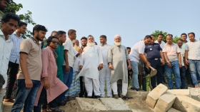 পাউবো'র কাজে অনিয়ম দেখে কাজ বন্ধ করে দিলেন