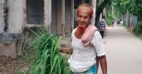 বাজারে লোকমুখে ব্রাজিলের জয়ের খবর শুনেই আনন্দ পান কৃষক মোহাম্মদ আলী গাজী