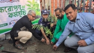 প্রথম আলো ট্রাস্টের মাদকবিরোধী মানববন্ধন ও বৃক্ষরোপণ