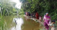 একটি রাস্তার অভাবে দুর্ভোগে ৩০ পরিবার