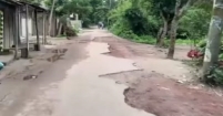 ২০ বছর ধরে যে সড়কে বেহাল দশা!