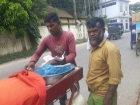 শ্রীনগরে ফুটপাতে বিক্রি হচ্ছে স্বাস্থ্যঝুঁকিপূর্ণ শাহী হালুয়া-রুটি