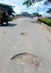 পুরাণবাজার-নতুনবাজার সংযোগ সেতুর দুপাশের সংযোগ সড়কে বহু গর্ত