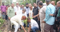 খাল খননের পাশাপাশি কৃষকদের জন্য সড়ক নির্মাণ করা হবে