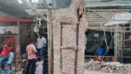 পালবাজারের ঝুঁকিপূর্ণ ভবন ভাঙা হয়েছে : ছাদ না করে দেওয়া হচ্ছে টিনের চালা