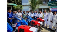 হাজীগঞ্জে কৃষকদের মাঝে বিনামূল্যে অত্যাধুনিক কৃষি যন্ত্রপাতি বিতরণ