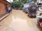 পানি নিষ্কাশন ব্যবস্থা না থাকায় মেরামতের পরও দুর্ভোগ কমেনি পেন্নাই সড়কের নারায়ণপুর অংশের
