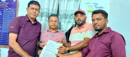 বালুবাহী ট্রাকচাপা দিয়ে সাংবাদিককে হত্যার চেষ্টা, থানায় লিখিত অভিযোগ