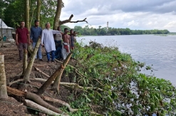 হুমকির মুখে কেয়ারের সড়ক ও বসতবাড়ি